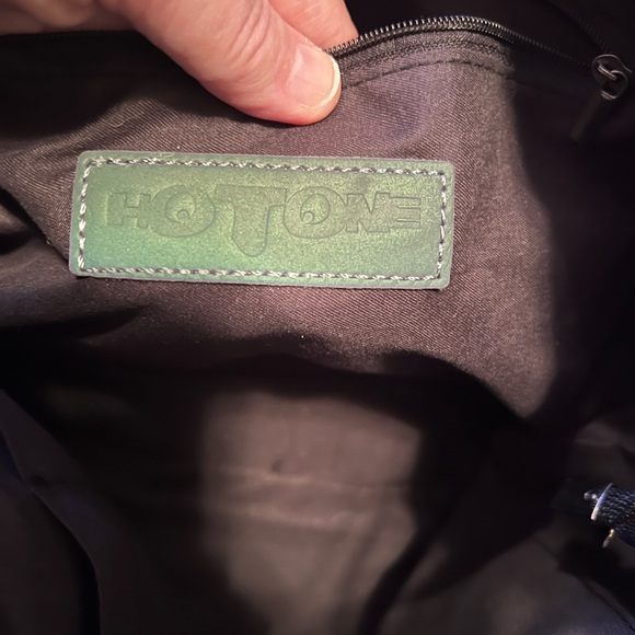 HOTONE Geometric Luminous holographic crossbody handbag - Picture 7 of 8